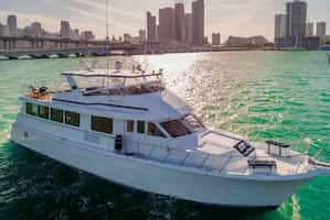 Motorboat rental for corporate events in Miami