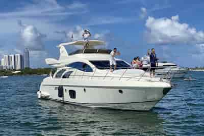  Motor Yacht Hallandale Beach 