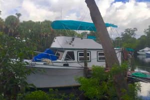 small motorboat Key West