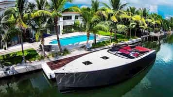 romantic boat hire Florida