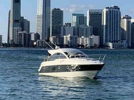 Yacht Key Biscayne 